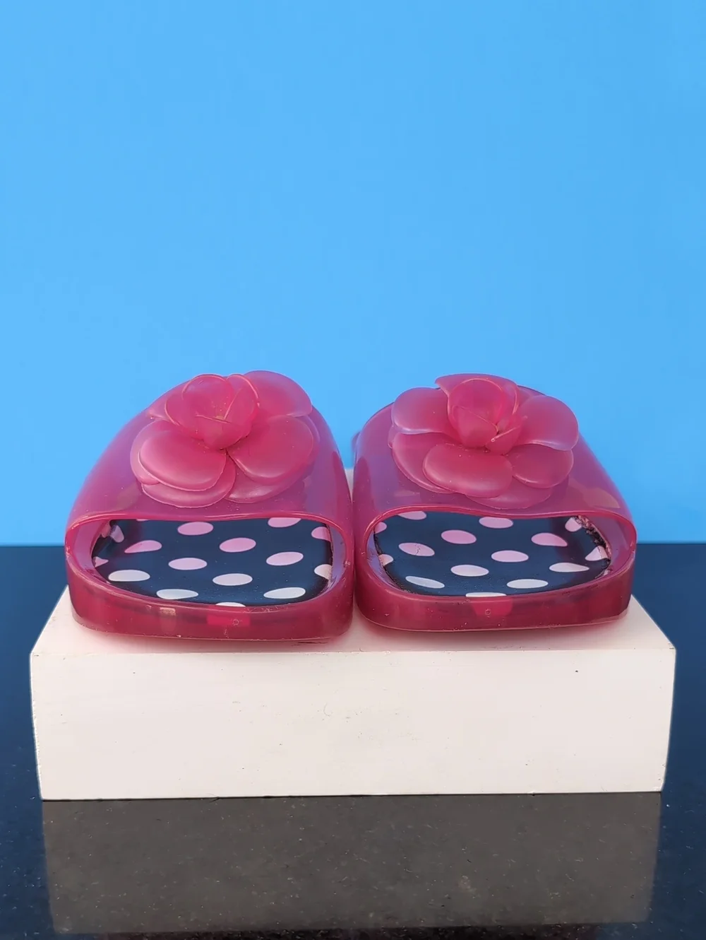 kate spade red logo-embossed accessory Sandals Size 9